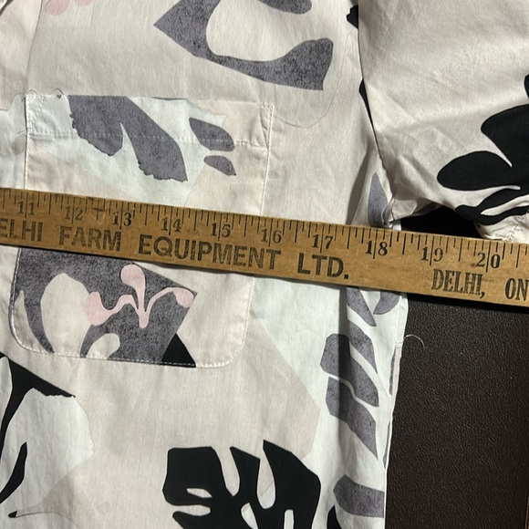 NWOT The Group Babaton Ravi Camp shirt short set - Picture 12 of 15